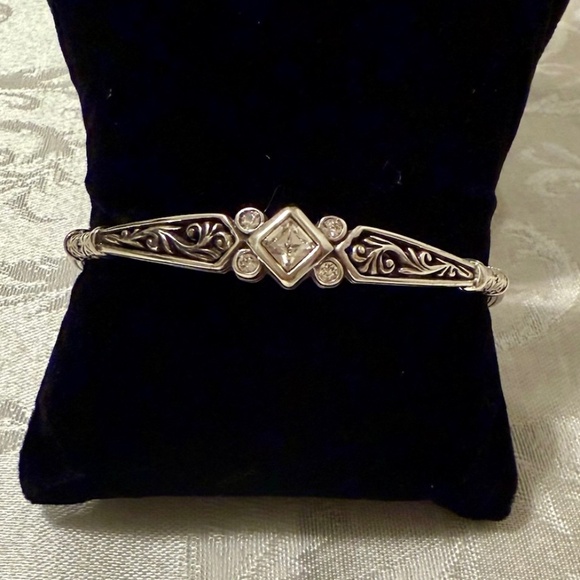 Brighton Zoe Bangle Bracelet Silver Tone Scroll Design Swarovski Crystal 2.75" - Picture 1 of 5